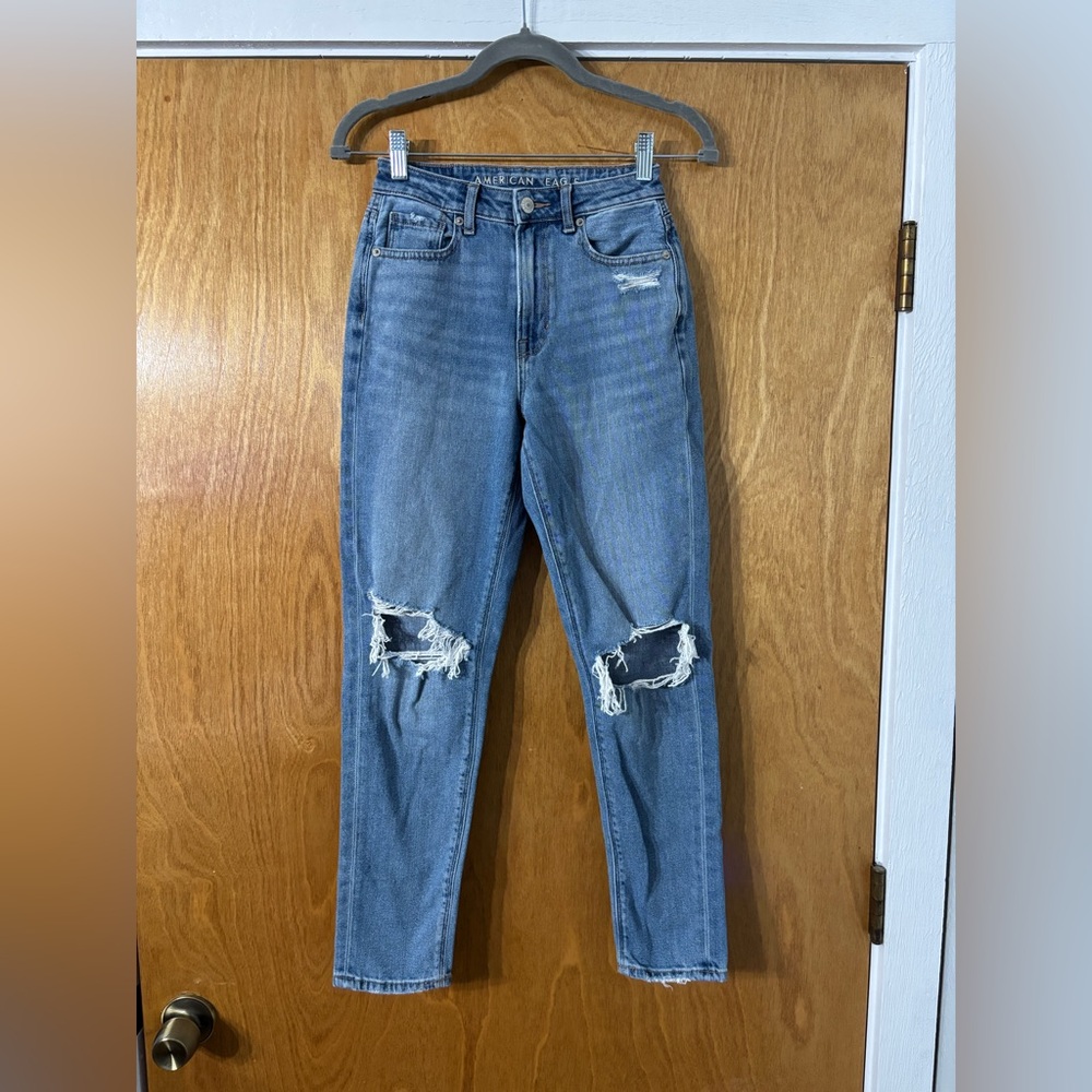 American Eagle Outfitters Light Blue Distressed Mom Jeans